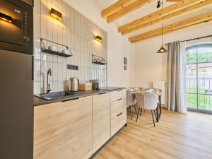 Apartment Luxury Mountain Attic with AC & Netflix by Interhome