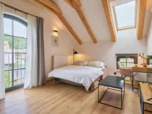 Apartment Luxury Mountain Attic with AC & Netflix by Interhome