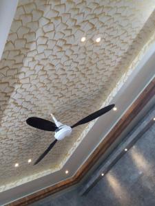 2BHK AC Hitech City Comfortable Affordable