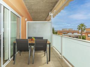 Apartment Ronda Creixell by Interhome