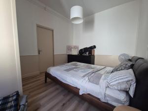 Bel appart rénové centre village