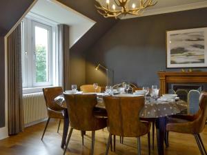 Darroch View