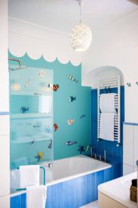 Breathtaking Room in Heart of Positano with Stunning Sea Views