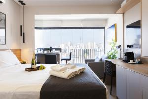 Piscina, academia, AC ,cama Queen|Brazilian Corner