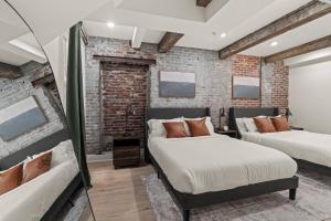 SLEEP 4 - Old City Philly - NEW Townhouse