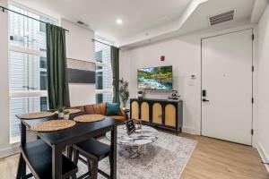 In The Center of Old City Philly- Walker Paradise!