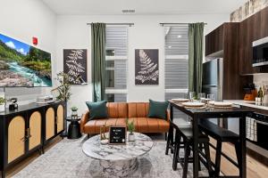 In The Center of Old City Philly- Walker Paradise!