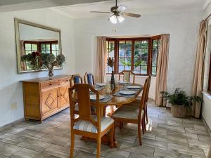 Berg Escape Kiepersol - Spacious Luxury Family Home