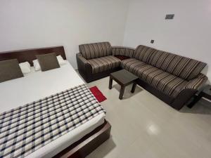 DELMOND Lake - Anuradhapura