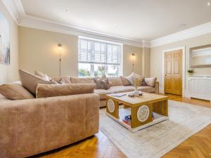 7 Bed in Whitchurch 95835