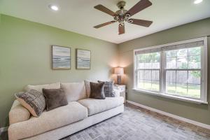 5 Mi to Gulf Beaches Coastal Alabama Home