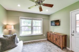 5 Mi to Gulf Beaches Coastal Alabama Home