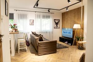 Hop & Lulu Park Studio