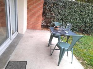Appartements Studio calme dans une belle residence avec piscine • Parking • WiFi : photos des chambres