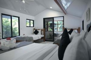 Jungles Edge Hotel, Jiu Jitsu, Muay Thai Retreat Center