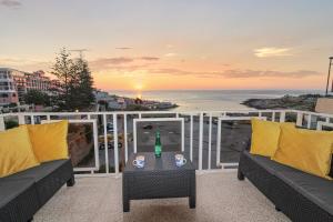 3BR with Seaviews I 60 seconds to the Beach