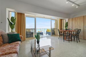 3BR with Seaviews I 60 seconds to the Beach