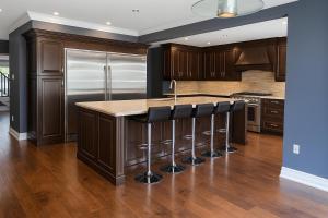Luxury home 4BR, Pool, & 5 Mins to 401