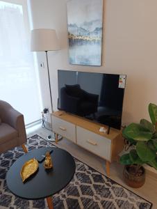 HOM Centrico y Moderno Depto 2D2B 3PAX Santiago