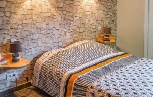 Maisons de vacances Lovely Home In Pont-Saint-Esprit : photos des chambres