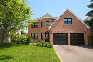 Luxury home 4BR, Pool, & 5 Mins to 401