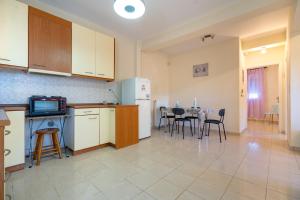 Sunny Retreat in Artemida by ΜΡS