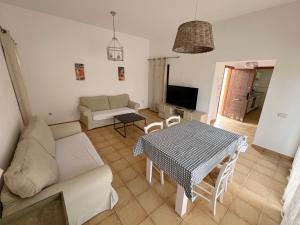 Anahi Homes Corralejo -Villa Dracaena 4