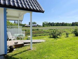 Charming Garden Cottage in Levide
