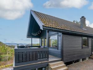 Gunnarhytta, Valevåg