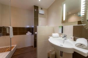 Hotels Kyriad Montpellier Est - Lunel : photos des chambres