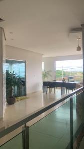 Apartamento panorâmico com 2 suítes 1 quarto