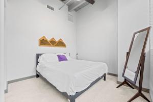 Charming DT Loft l Parking l Fast Wi-Fi l Café