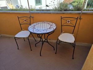 Apartments Sunflower by the sea