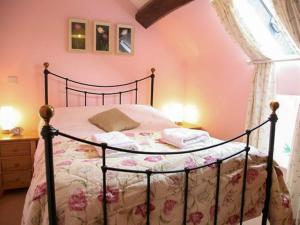 Milkmaids Cottage-Uk31860