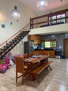 Sítio Bom Dia - Casa de Temporada com Piscina, Churrasqueira e Natureza em Saquarema