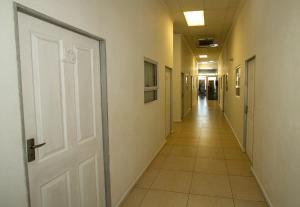 Lodge Luxe, Cozy Bedrooms, Free WiFi, Robust Security