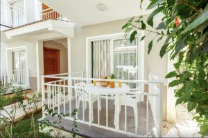 SUN&SAND Caribbean FUN&LOVE Del Mar STUDIOS BEACH CLUB & SPA