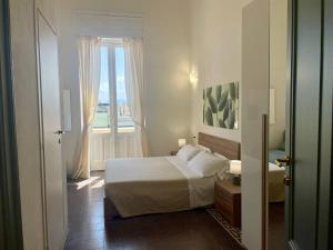 Onlyrooms V - Sea View & Train Station img31