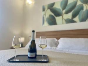 Onlyrooms V - Sea View & Train Station img16