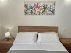 Onlyrooms V - Sea View & Train Station img49