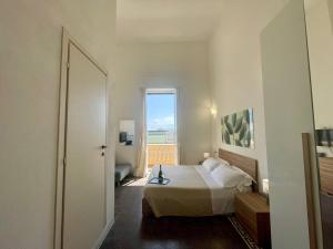 Onlyrooms V - Sea View & Train Station img51