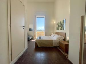 Onlyrooms V - Sea View & Train Station img77