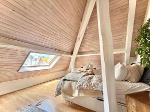 Cosy loft by the ocean