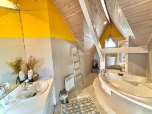 Cosy loft by the ocean