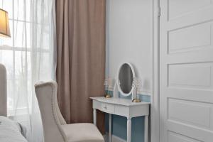 Bright and Spacious Stay