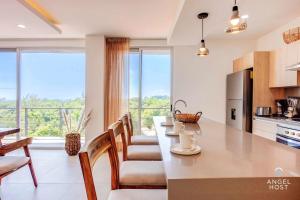 Jungle & Ocean View Condos, 2 Shared Pools & Rooftop