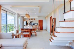 Jungle & Ocean View Condos, 2 Shared Pools & Rooftop