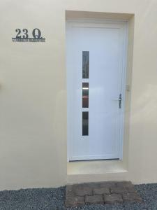 Maisons de vacances A l-ombre du Marronnier : Maison 1 Chambre