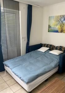 Gemütliche und voll ausgestatette 2 Zimmer Ferienwohnung am Wörthsee mit Terrasse, Grill, Schaukel, Doppelbett oder getrennte Betten fußläufig zu S-Bahn nach München und See, ideal zum Entspannen aber auch zum Arbeiten