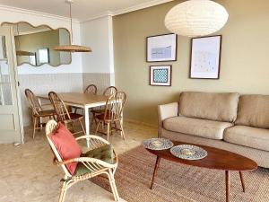 New ! beachfront apartment, swimming pool and sports facilities